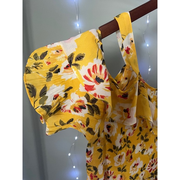 Floral Ruffle Blouse - Picture 4 of 4